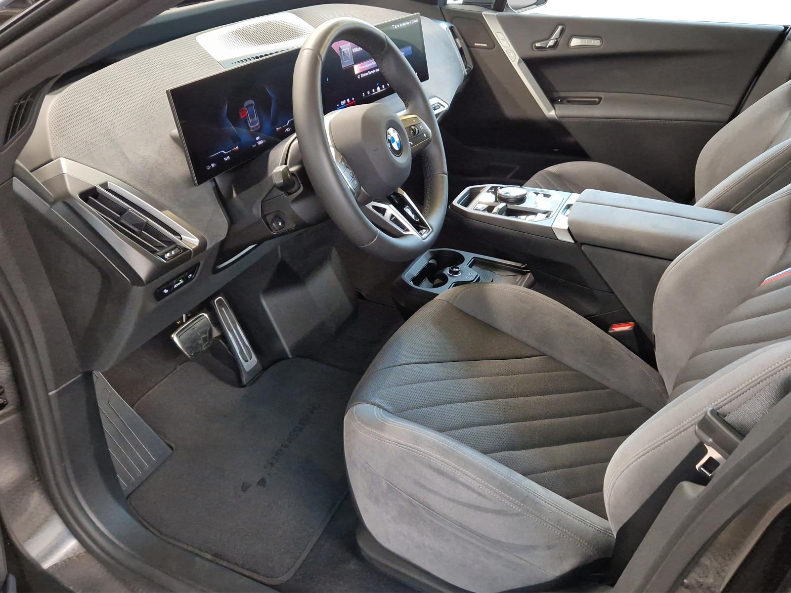 BMW iX xDrive60 M Sport Pro-image-10