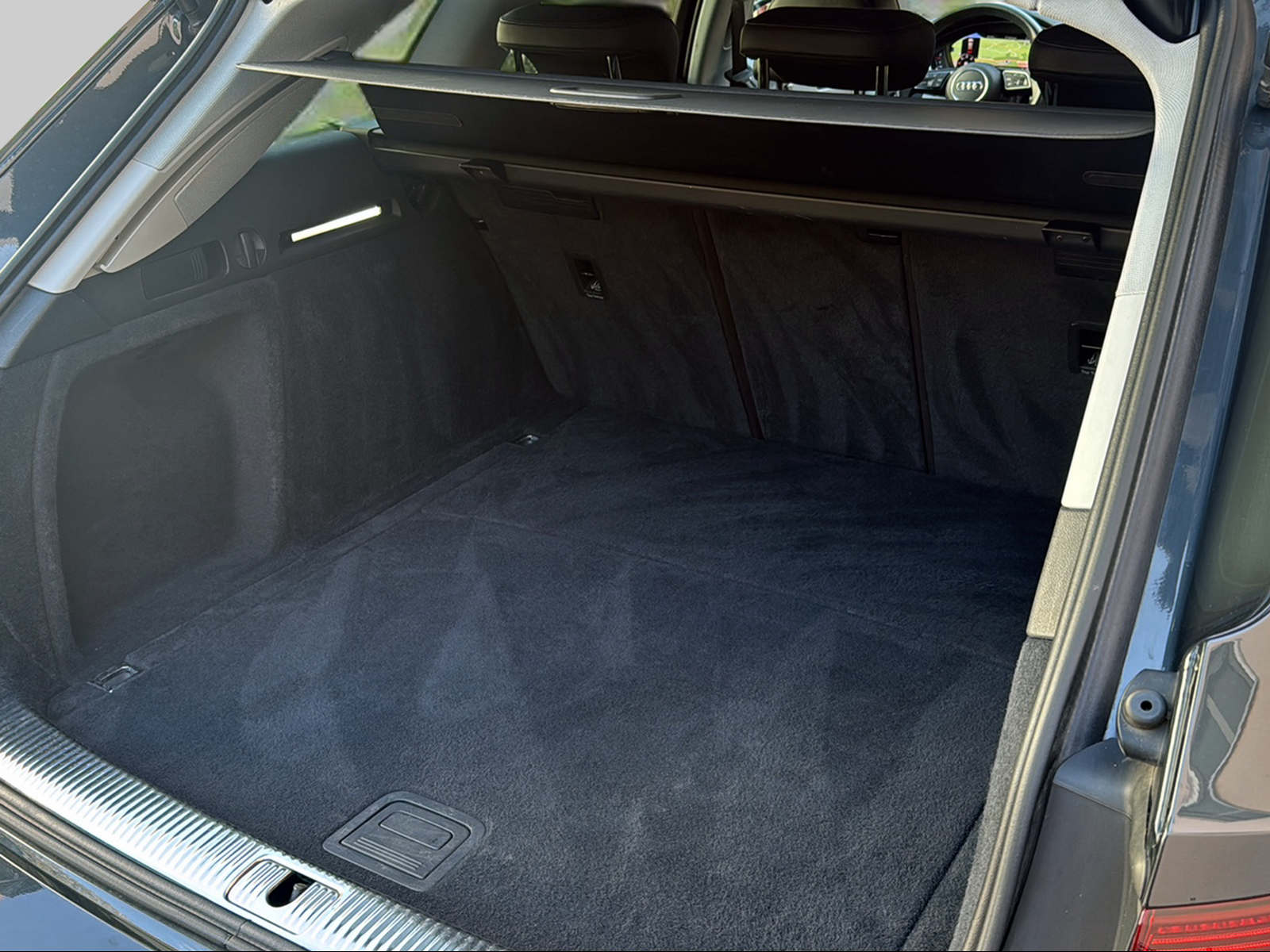 AUDI A4 Avant 2.0 TDI Sport quattro S-tronic-image-15