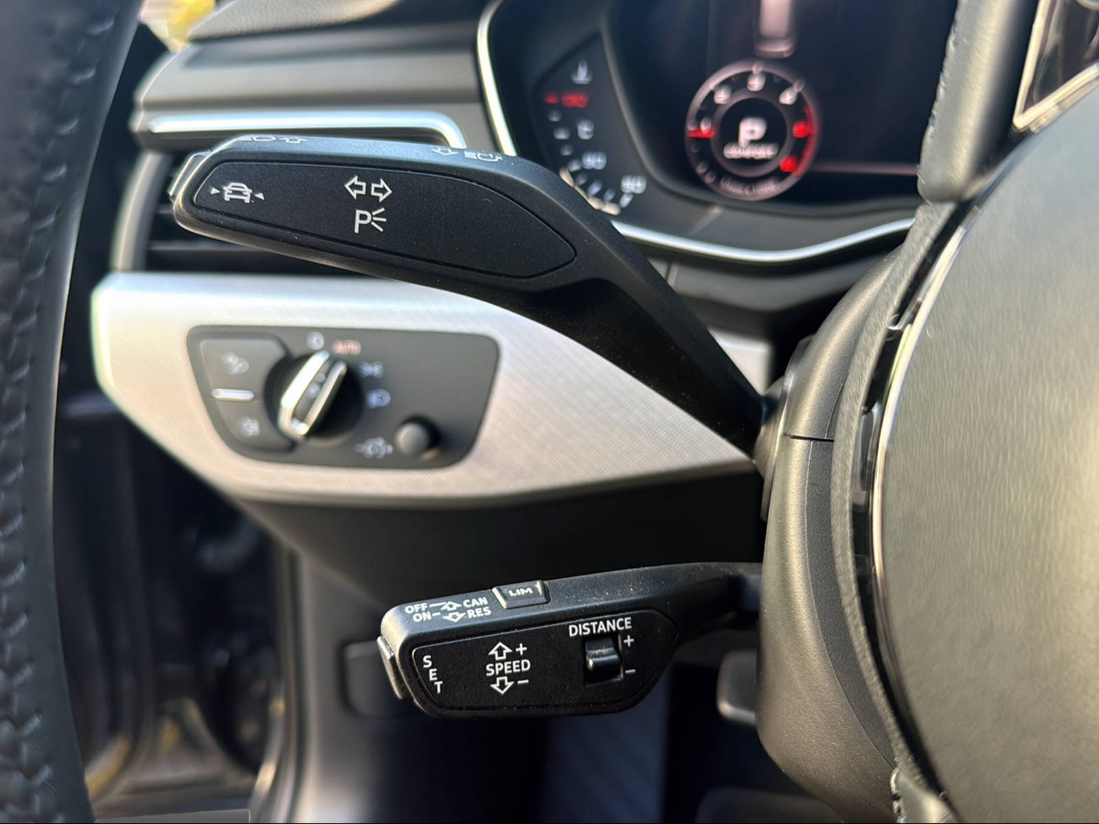 AUDI A4 Avant 2.0 TDI Sport quattro S-tronic-image-9