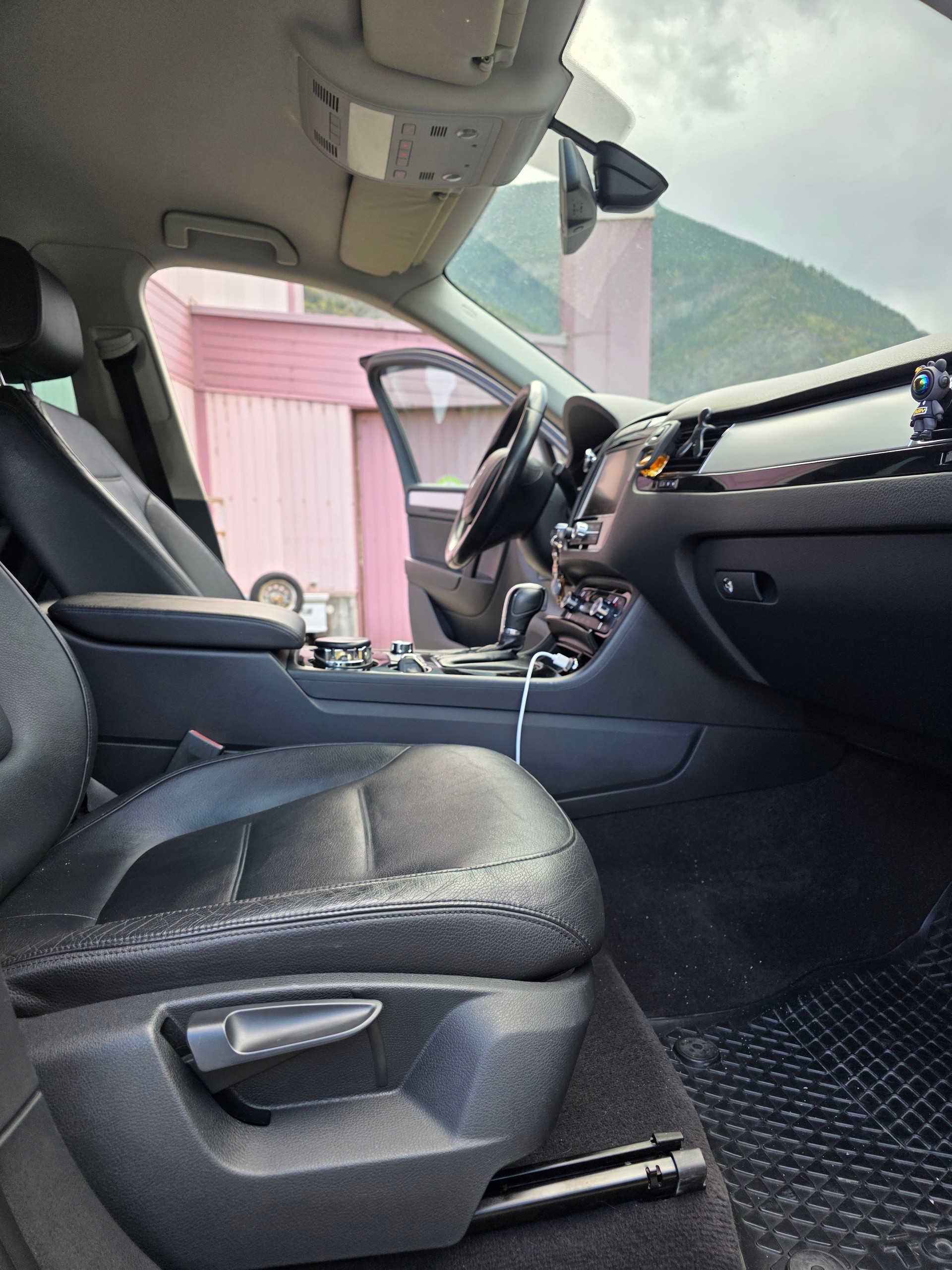 VW Touareg 3.0 TDI BlueMotion Technology Tiptronic-image-13