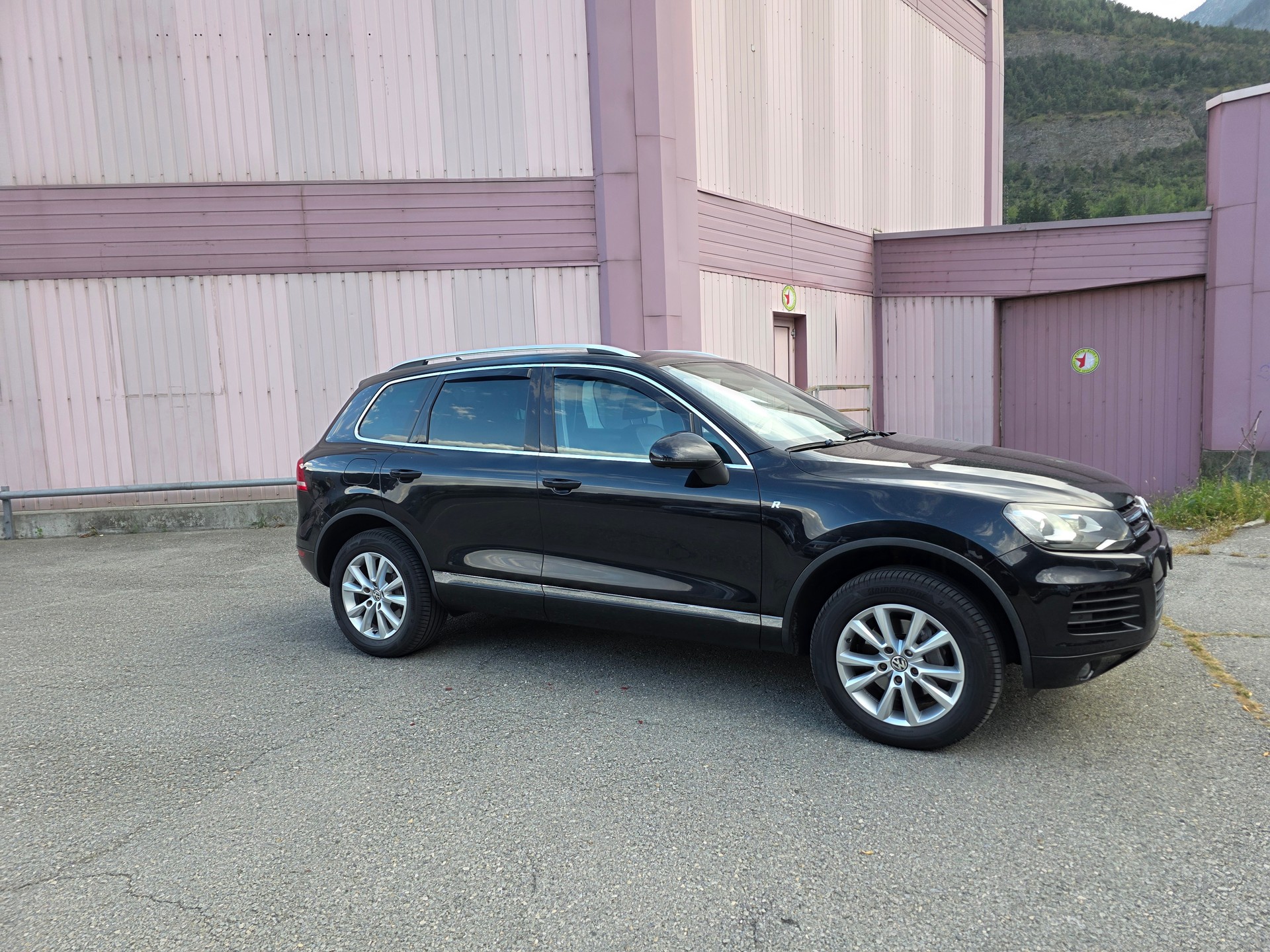 VW Touareg 3.0 TDI BlueMotion Technology Tiptronic-image-3