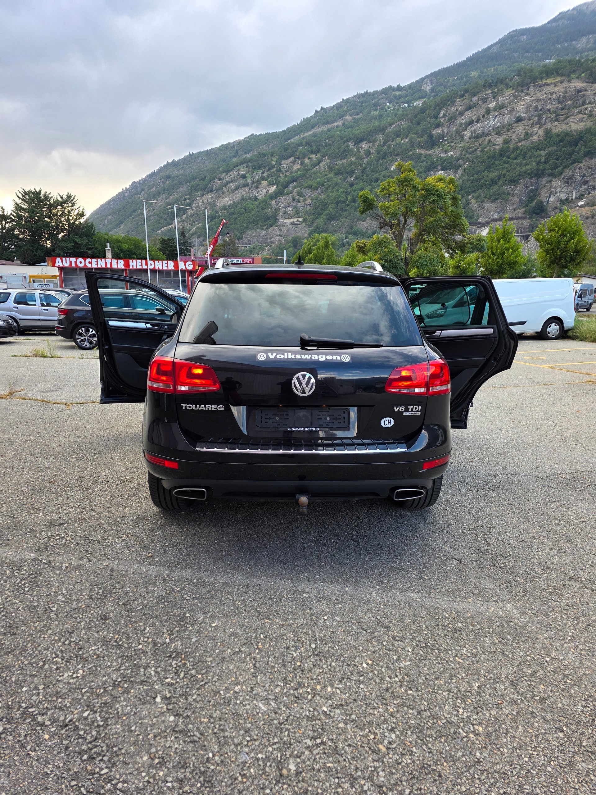 VW Touareg 3.0 TDI BlueMotion Technology Tiptronic-image-11