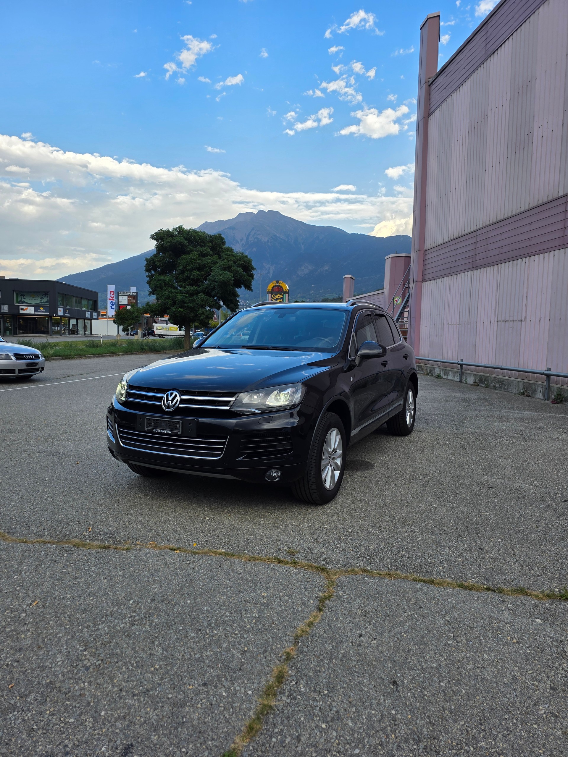 VW Touareg 3.0 TDI BlueMotion Technology Tiptronic-image-0