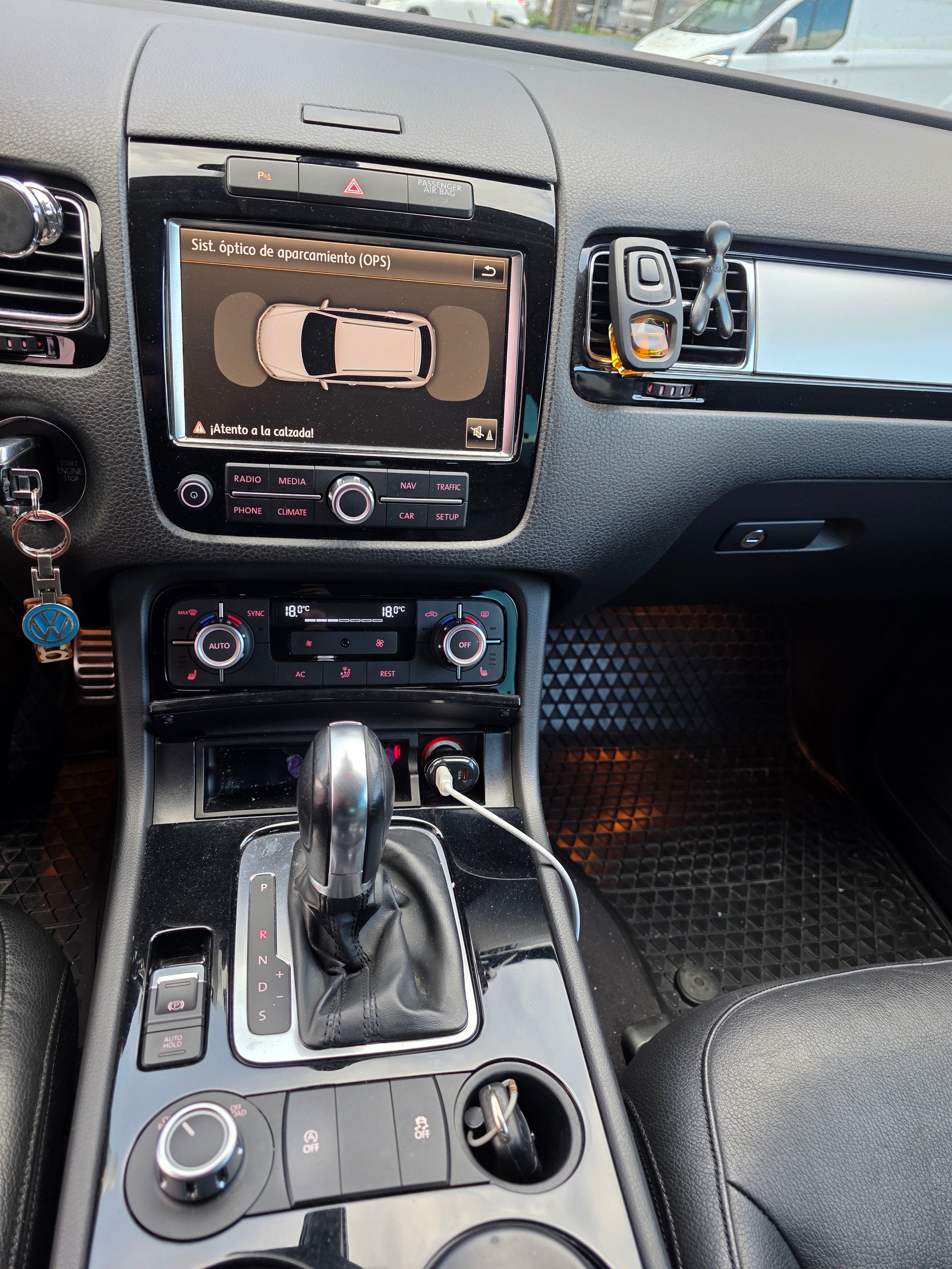 VW Touareg 3.0 TDI BlueMotion Technology Tiptronic-image-15