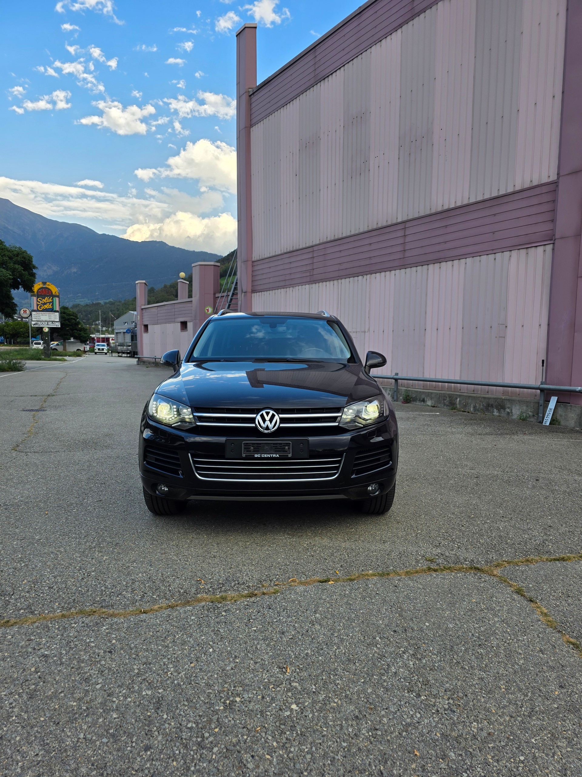 VW Touareg 3.0 TDI BlueMotion Technology Tiptronic-image-1