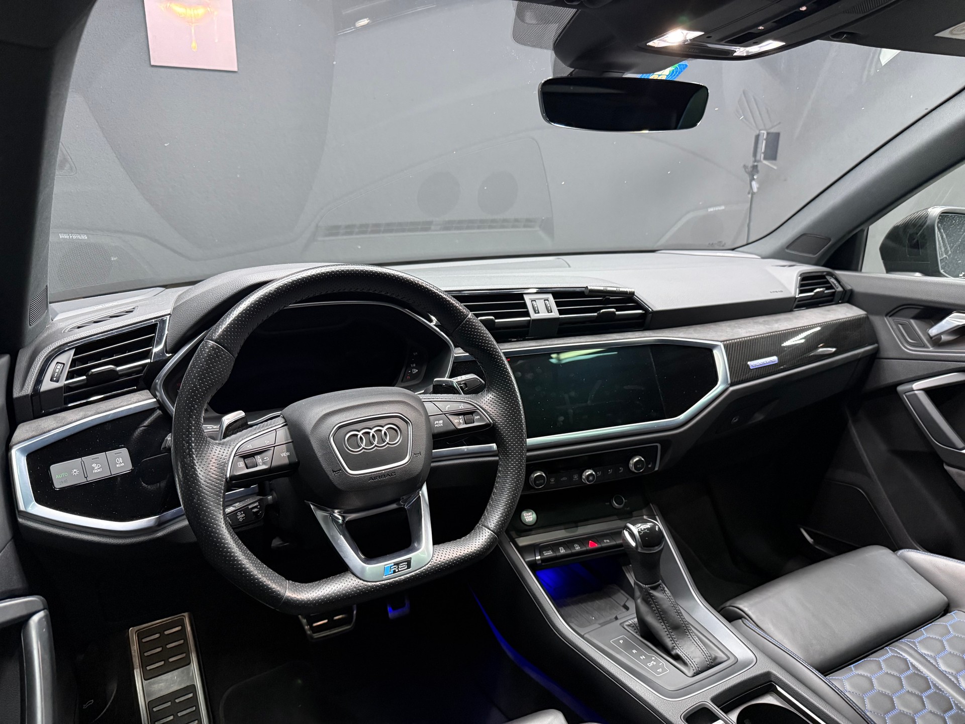 AUDI RS Q3 2.5 TFSI quattro S tronic-image-16