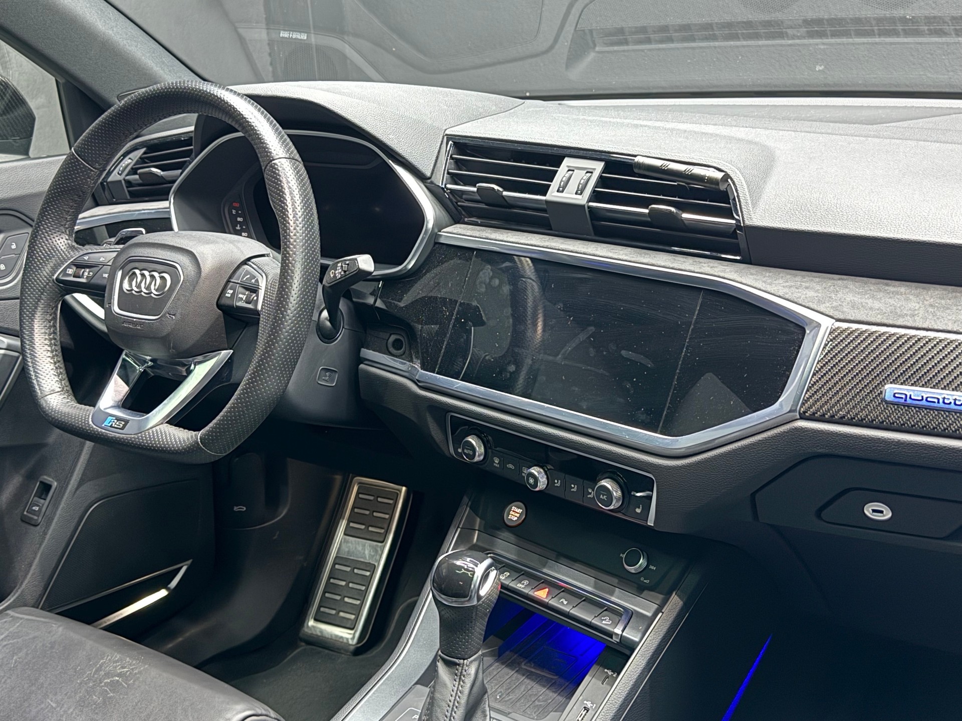 AUDI RS Q3 2.5 TFSI quattro S tronic-image-12