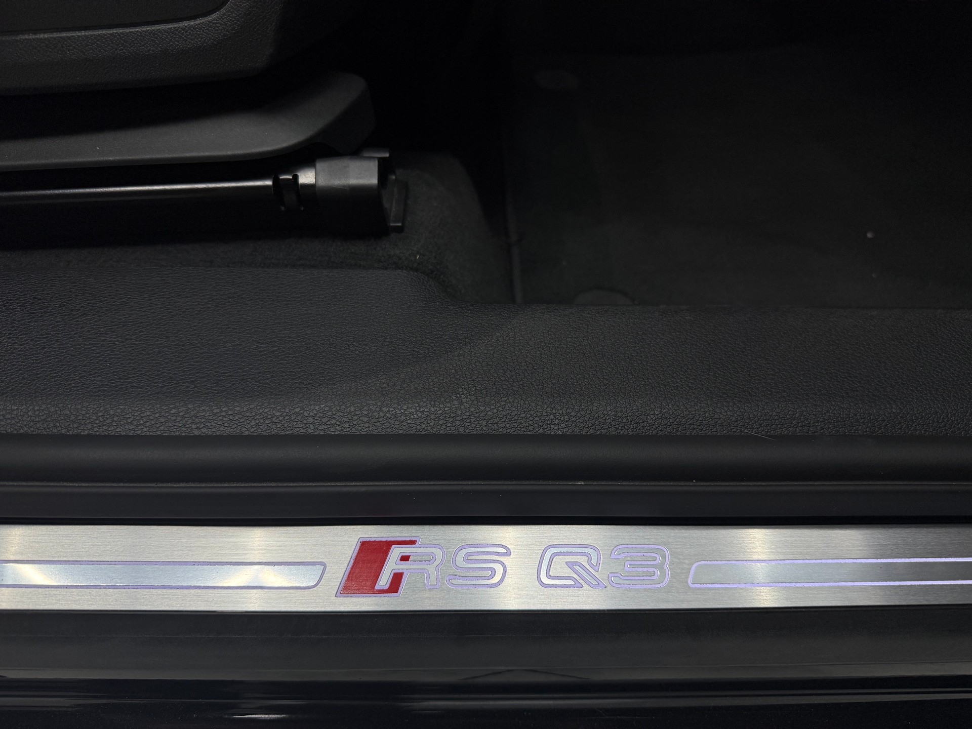 AUDI RS Q3 2.5 TFSI quattro S tronic-image-23