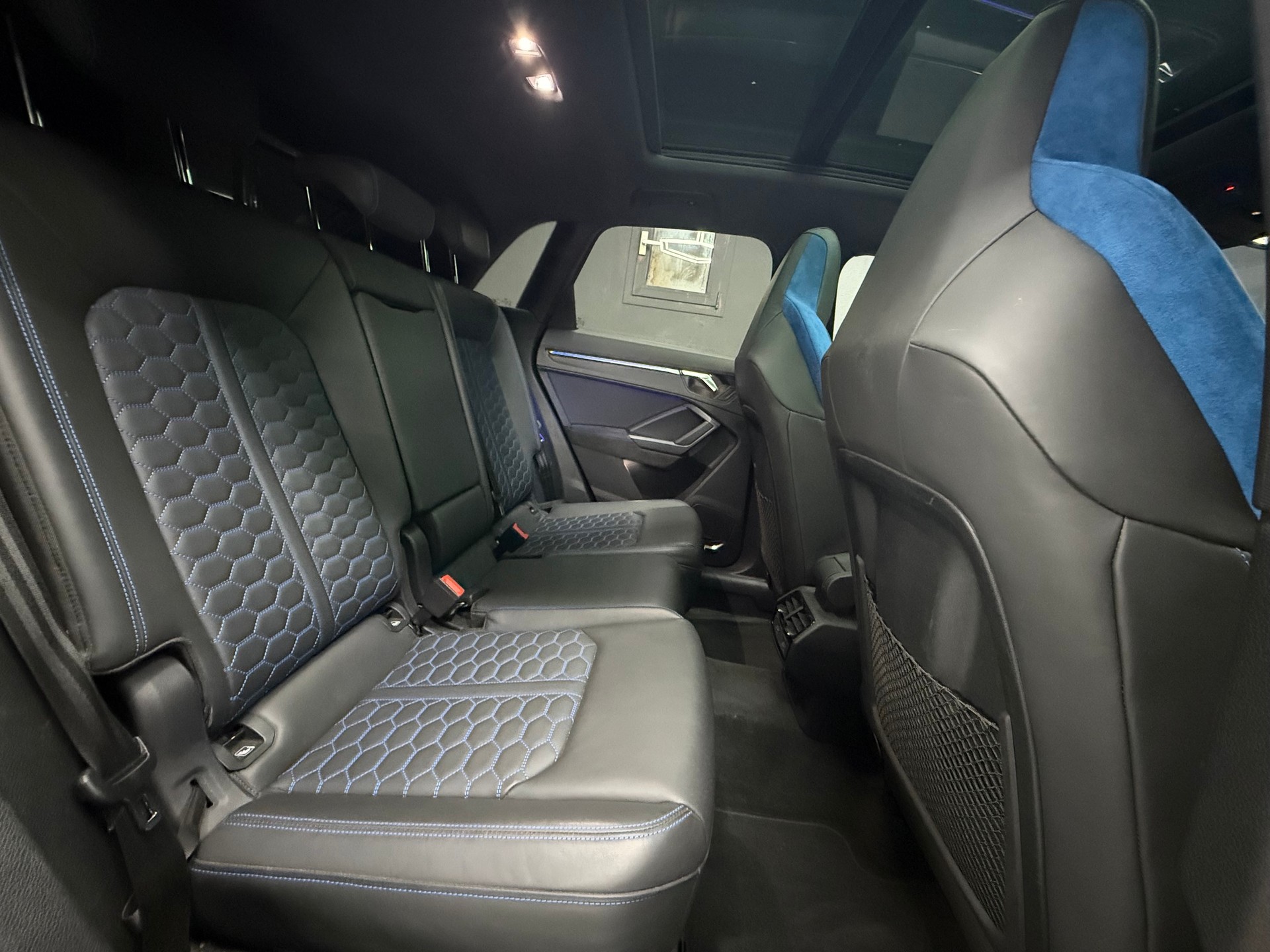 AUDI RS Q3 2.5 TFSI quattro S tronic-image-9