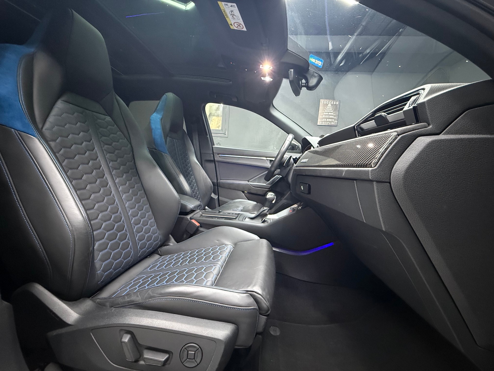 AUDI RS Q3 2.5 TFSI quattro S tronic-image-20