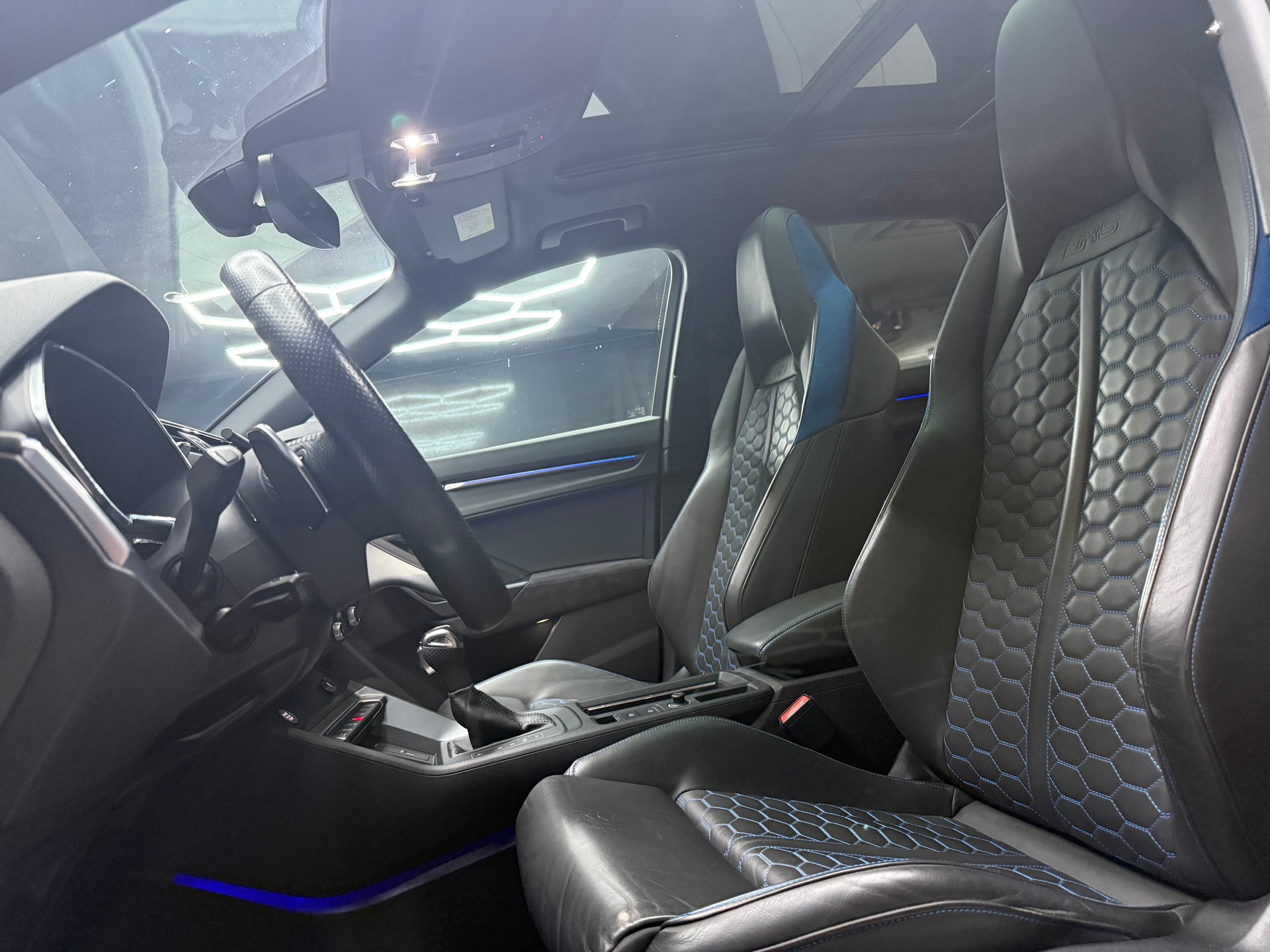 AUDI RS Q3 2.5 TFSI quattro S tronic-image-19