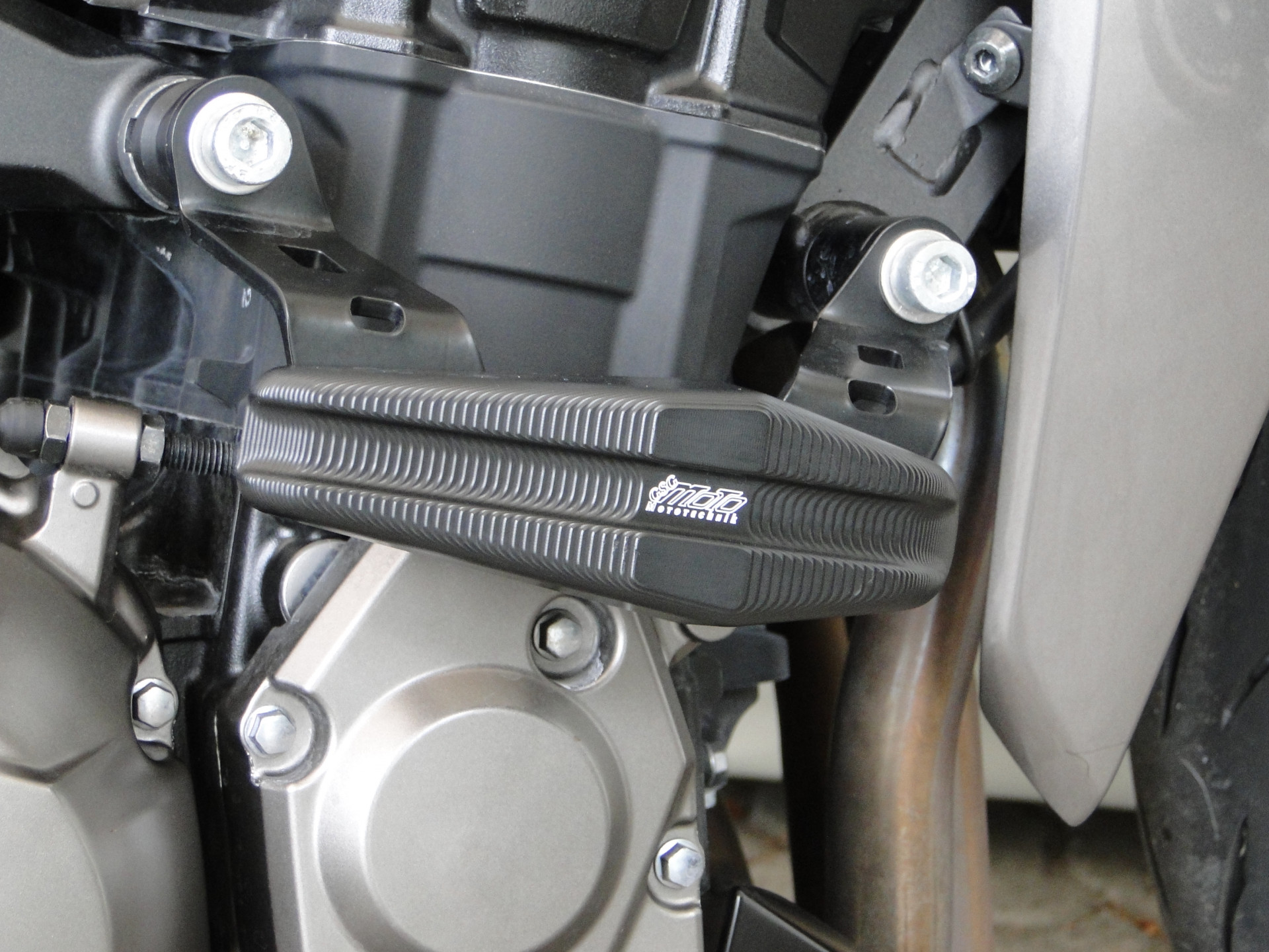 KAWASAKI Z 1000-image-6