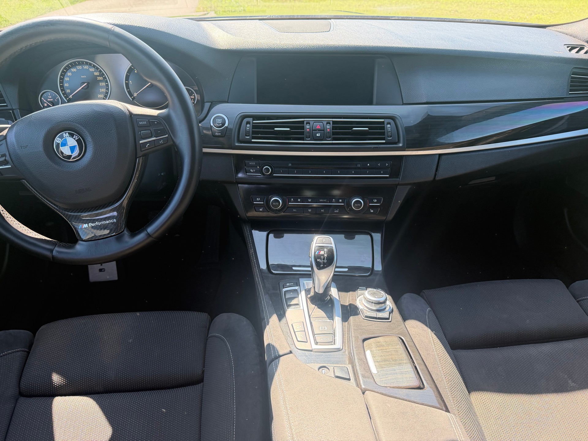 BMW M550d xDrive Touring Steptronic-image-12