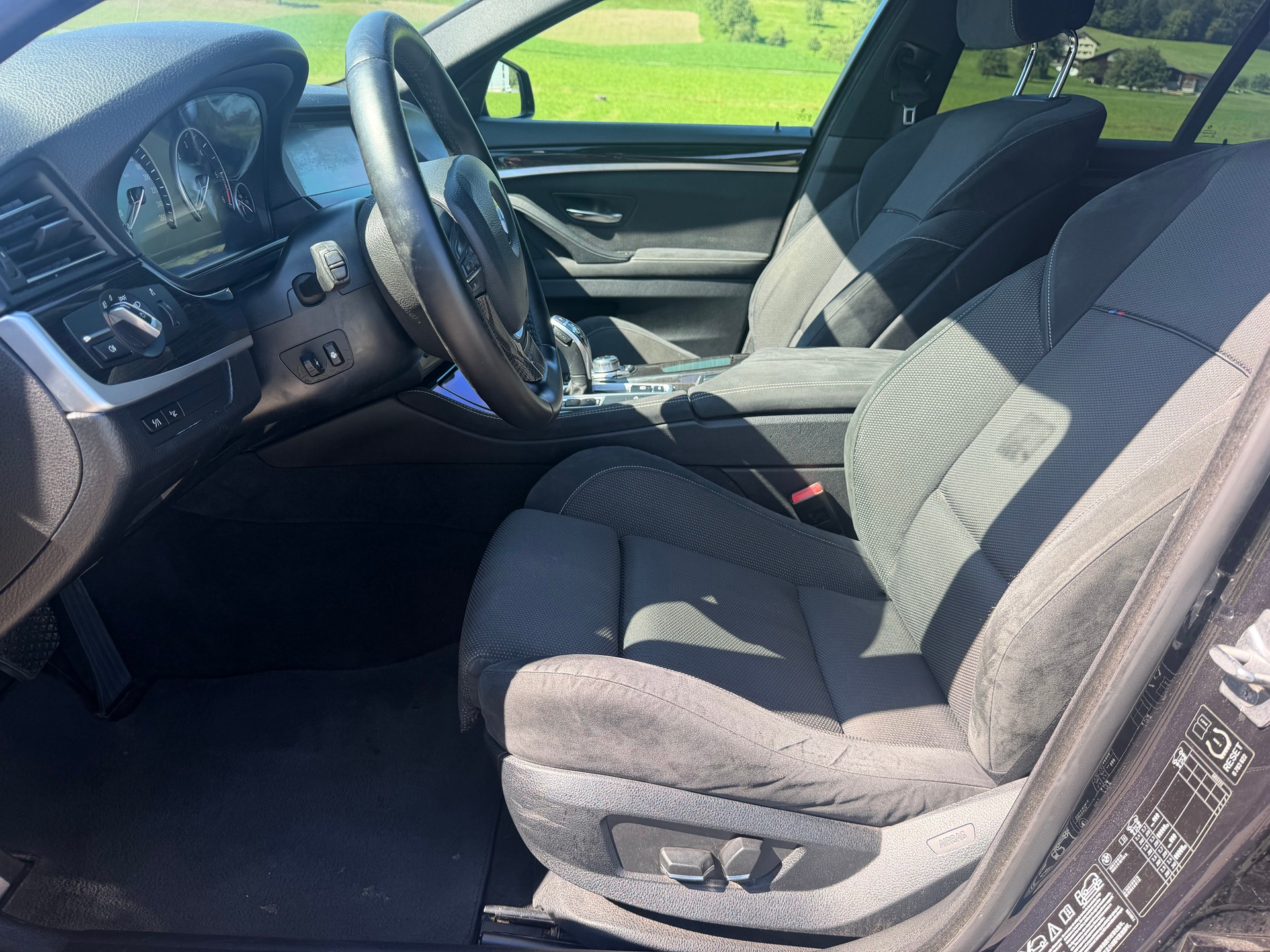 BMW M550d xDrive Touring Steptronic-image-8