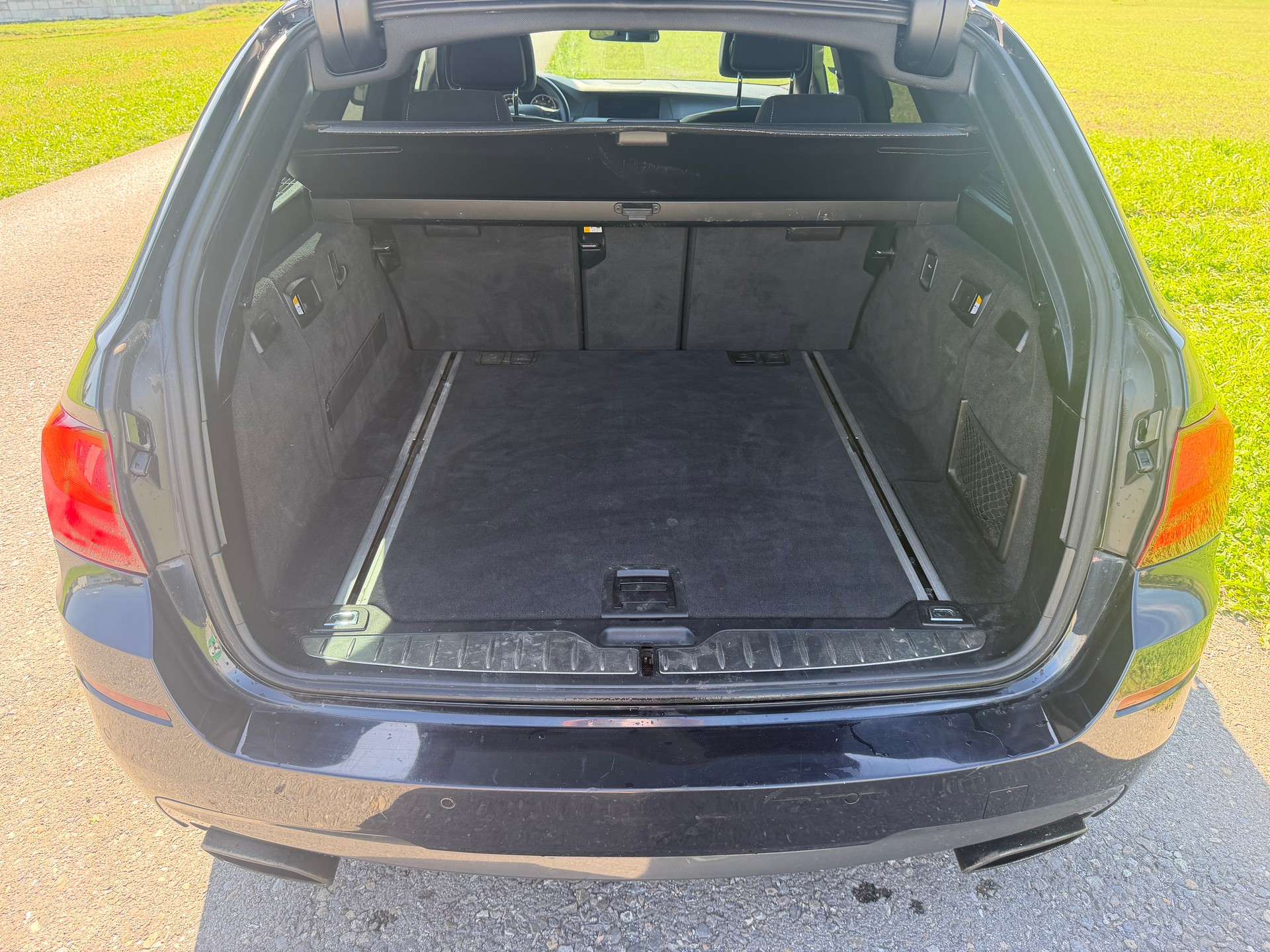 BMW M550d xDrive Touring Steptronic-image-14