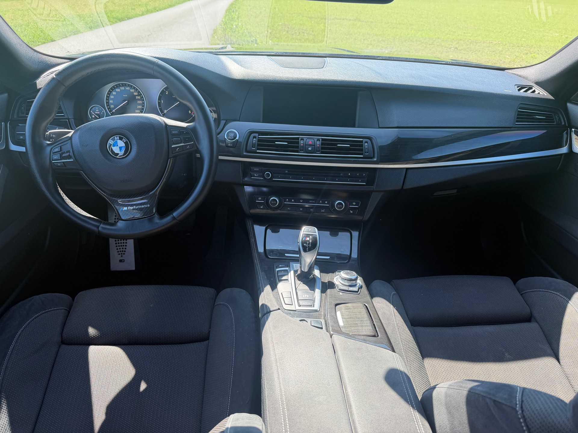BMW M550d xDrive Touring Steptronic-image-10