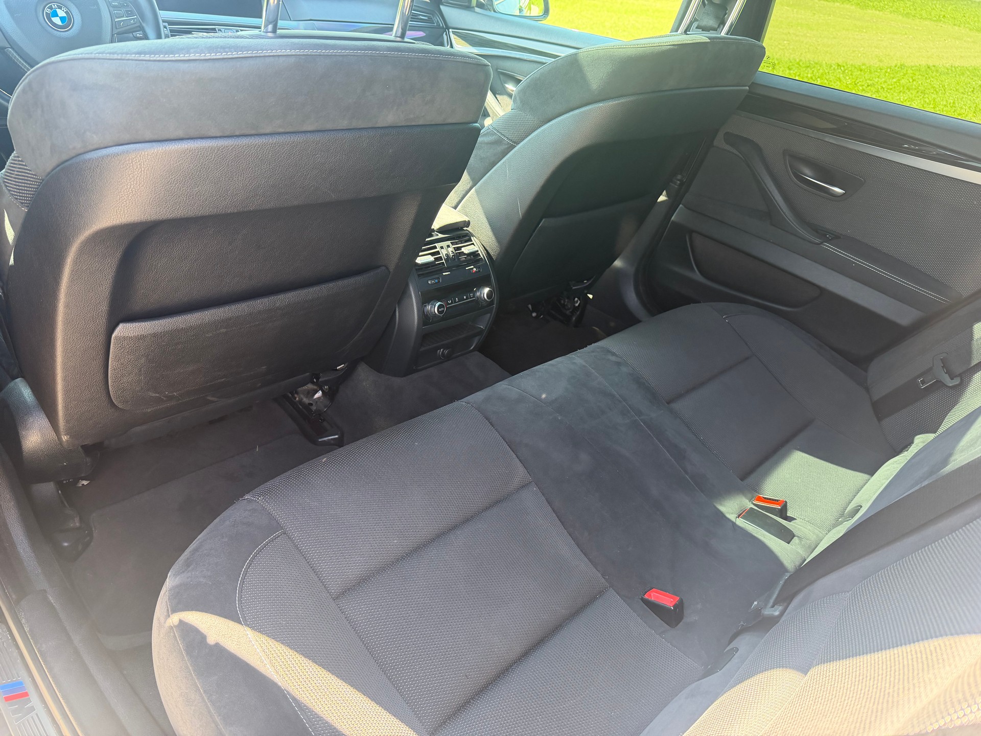 BMW M550d xDrive Touring Steptronic-image-13