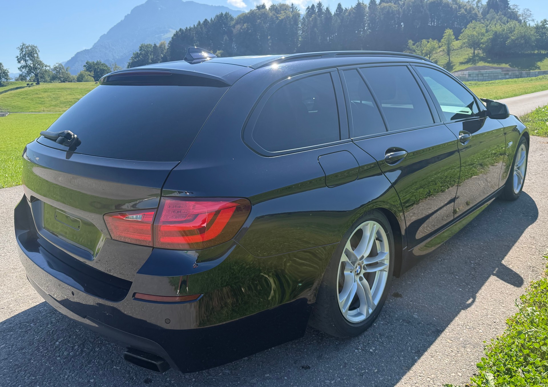 BMW M550d xDrive Touring Steptronic-image-6