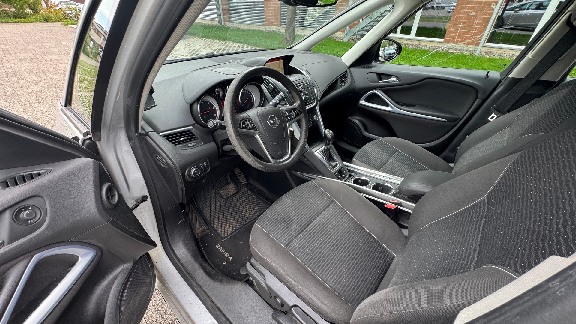 OPEL Zafira Tourer 2.0 CDTi Drive Automatic-image-5