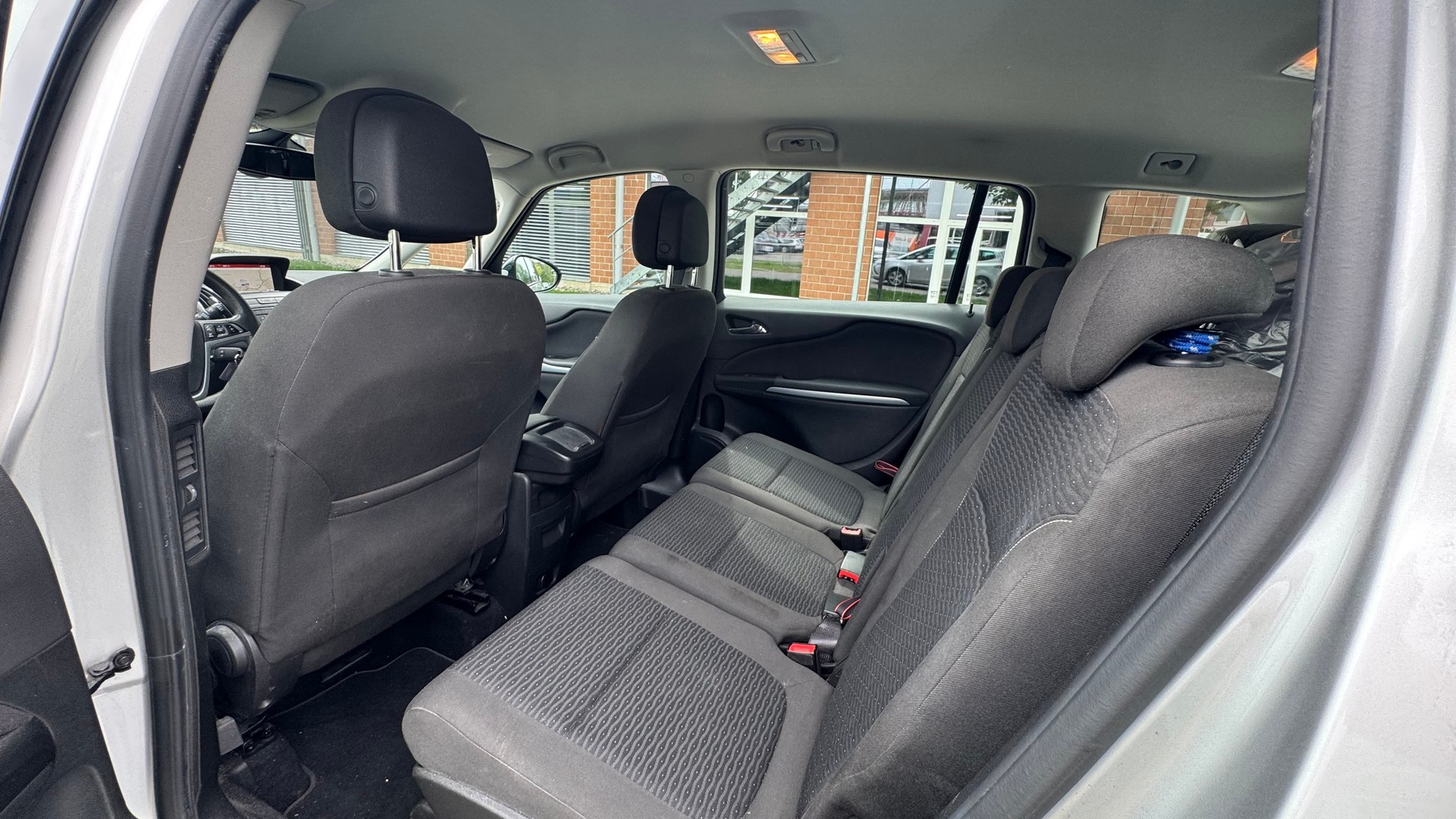OPEL Zafira Tourer 2.0 CDTi Drive Automatic-image-6