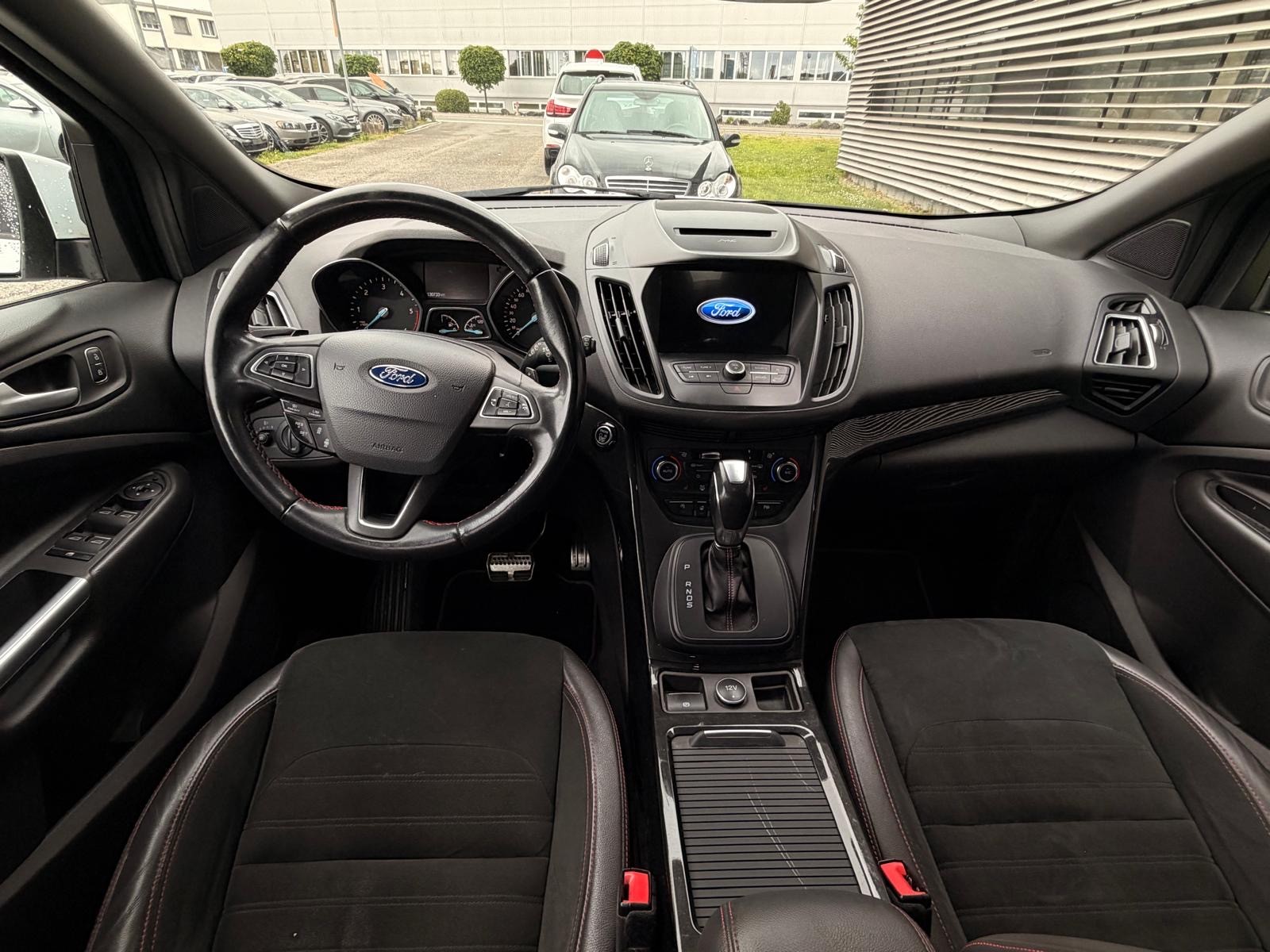 FORD Kuga 2.0 TDCi ST-LINE 4WD PowerShift-image-6