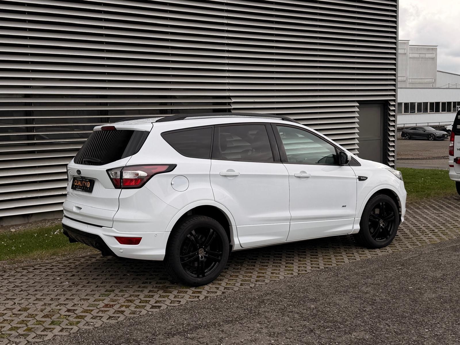 FORD Kuga 2.0 TDCi ST-LINE 4WD PowerShift-image-1