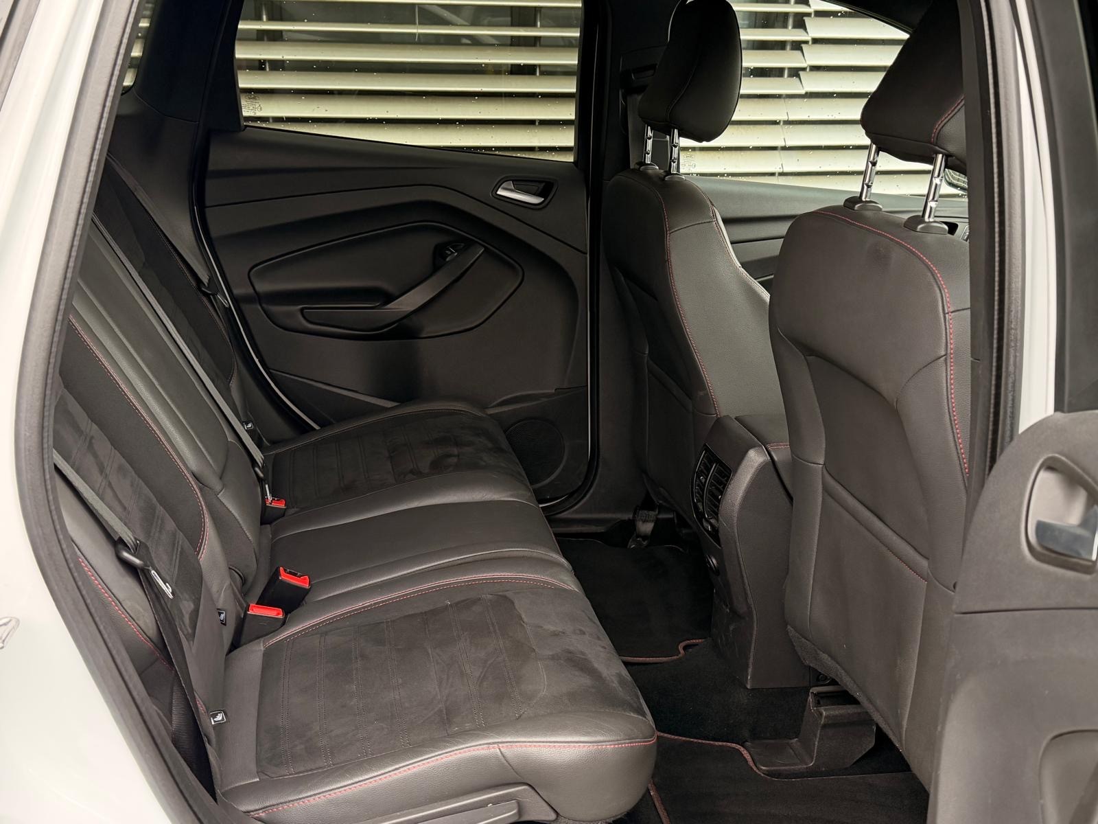 FORD Kuga 2.0 TDCi ST-LINE 4WD PowerShift-image-7