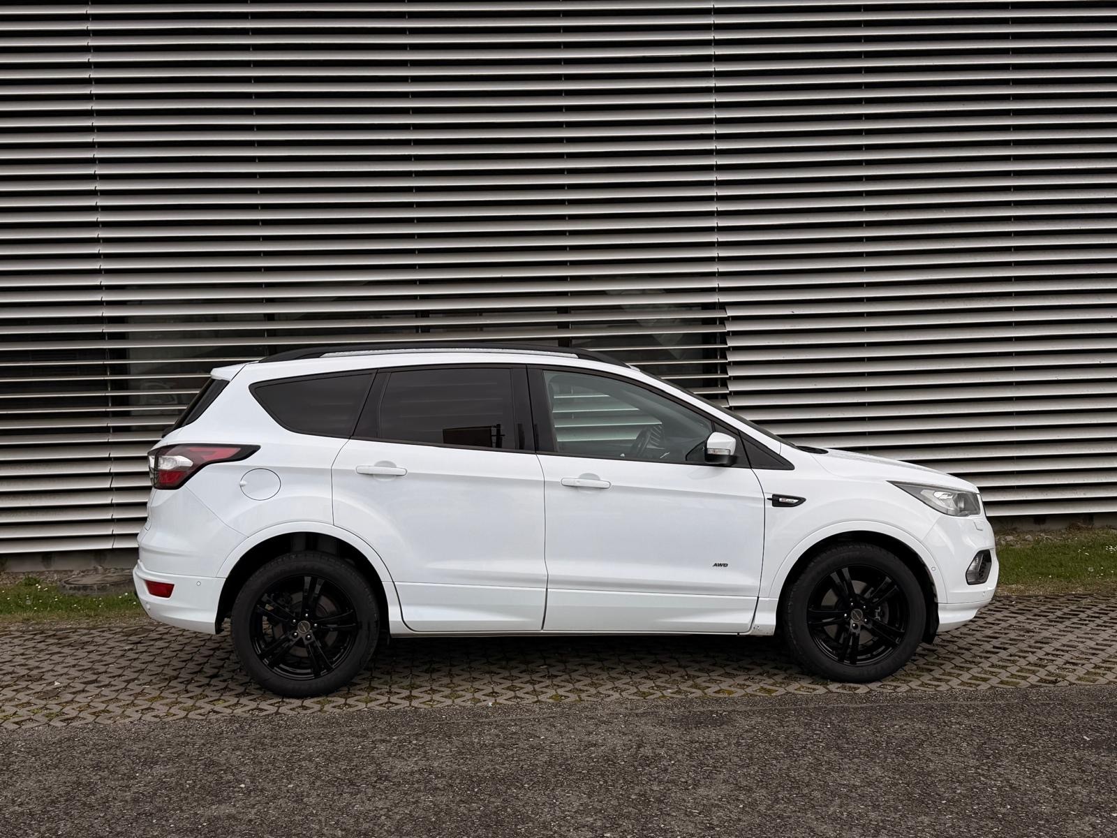 FORD Kuga 2.0 TDCi ST-LINE 4WD PowerShift-image-8