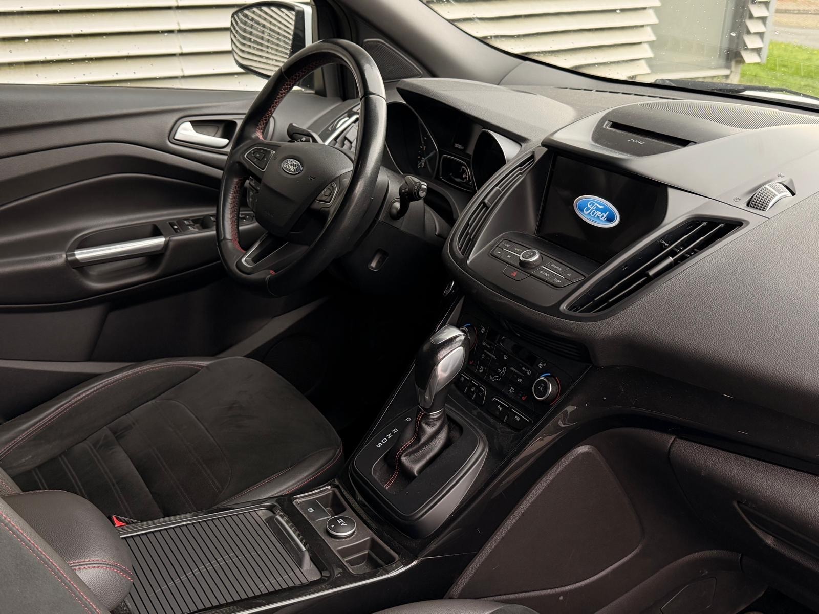 FORD Kuga 2.0 TDCi ST-LINE 4WD PowerShift-image-10