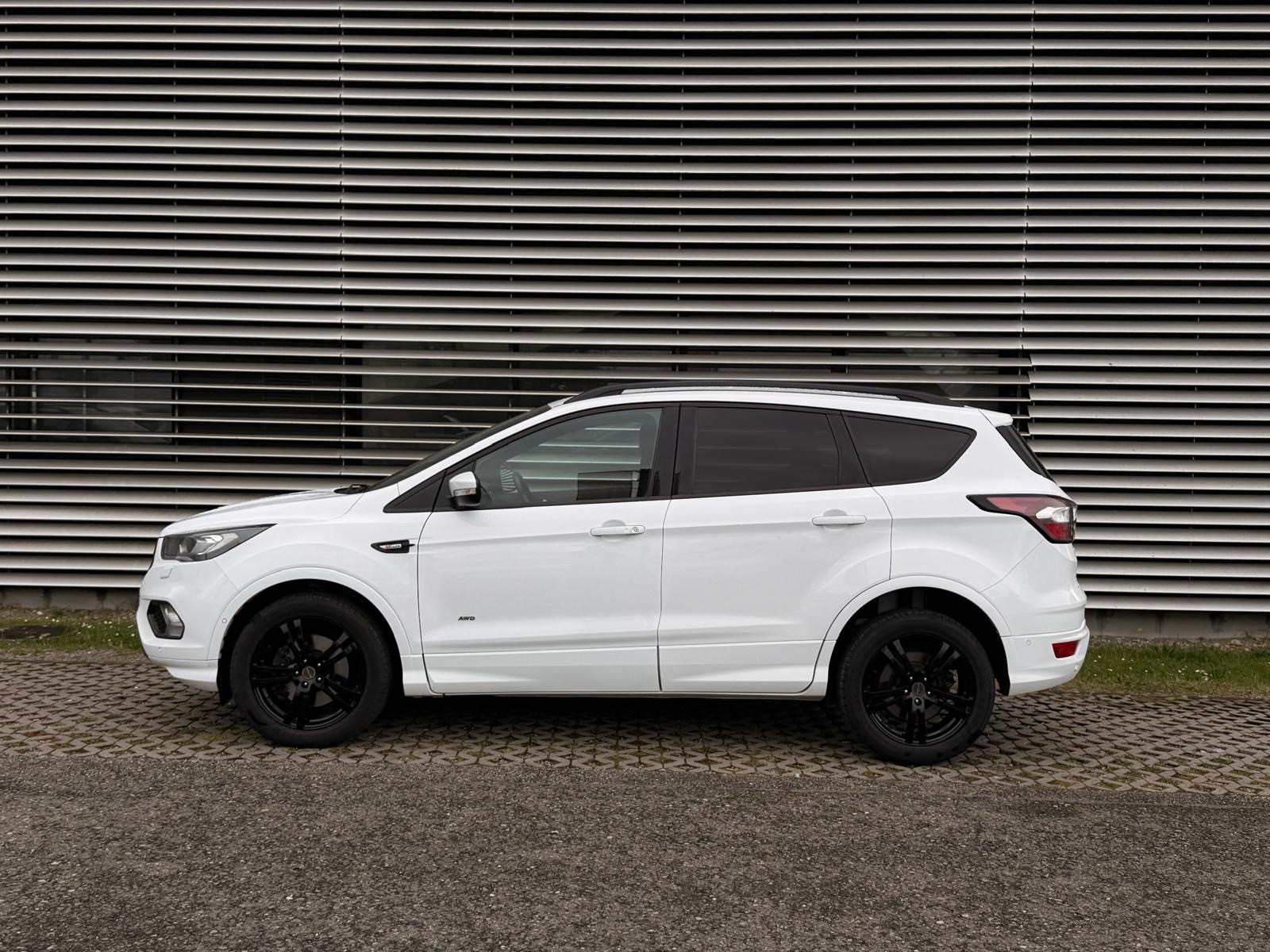 FORD Kuga 2.0 TDCi ST-LINE 4WD PowerShift-image-5