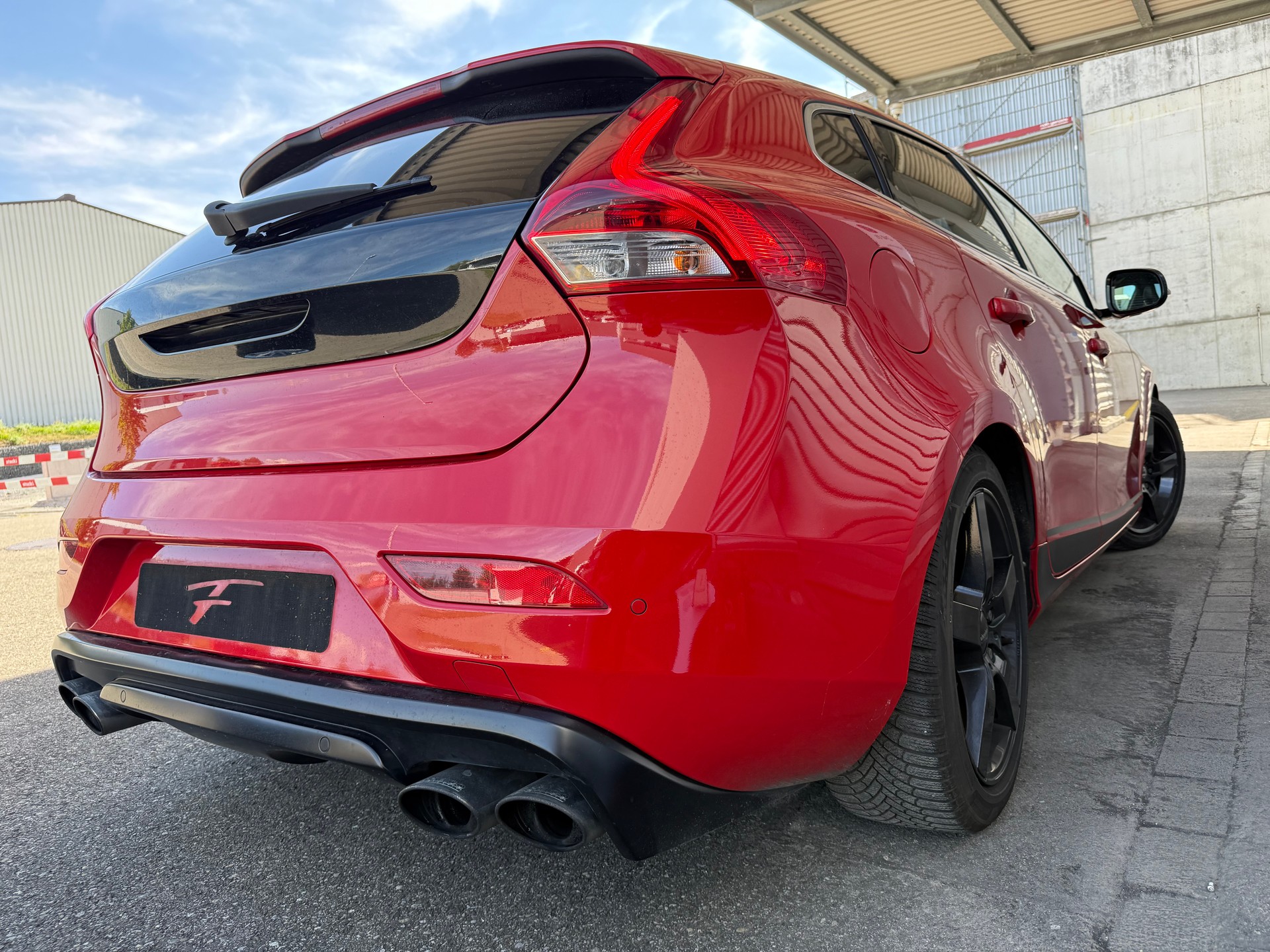 VOLVO V40 Sport200-image-4