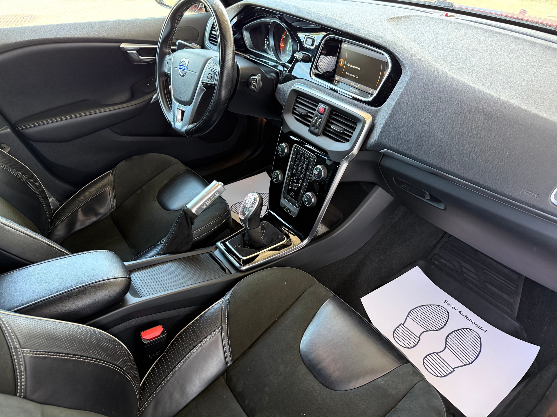 VOLVO V40 Sport200-image-8