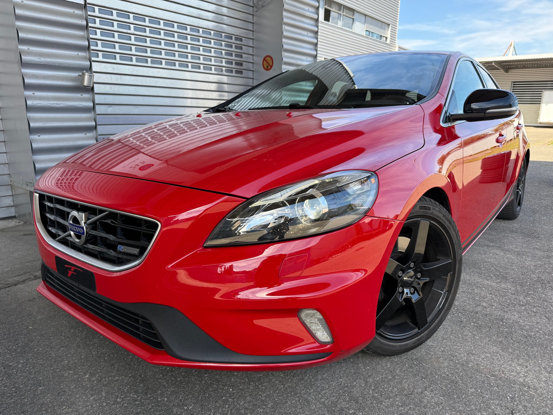 VOLVO V40 Sport200-image-2