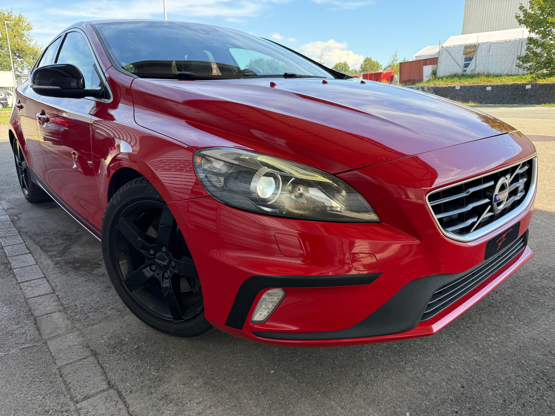 VOLVO V40 Sport200-image-1