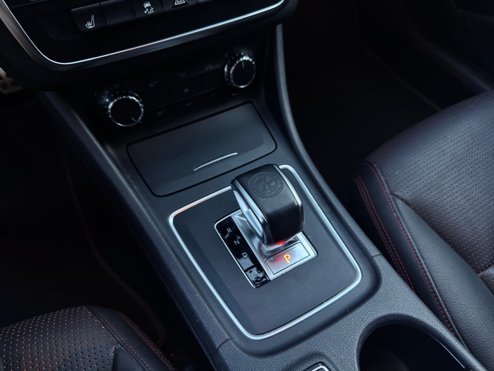 MERCEDES-BENZ CLA 45 AMG 4Matic Speedshift-image-12
