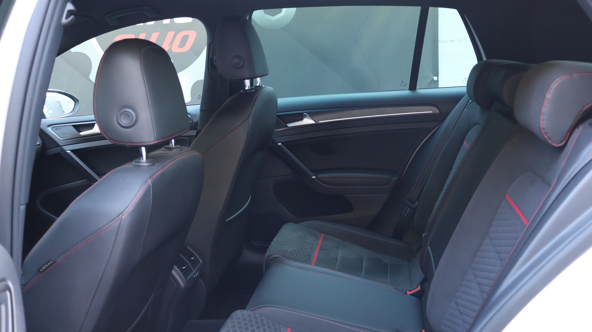 VW Golf 2.0 TSI GTI Performance DSG-image-17