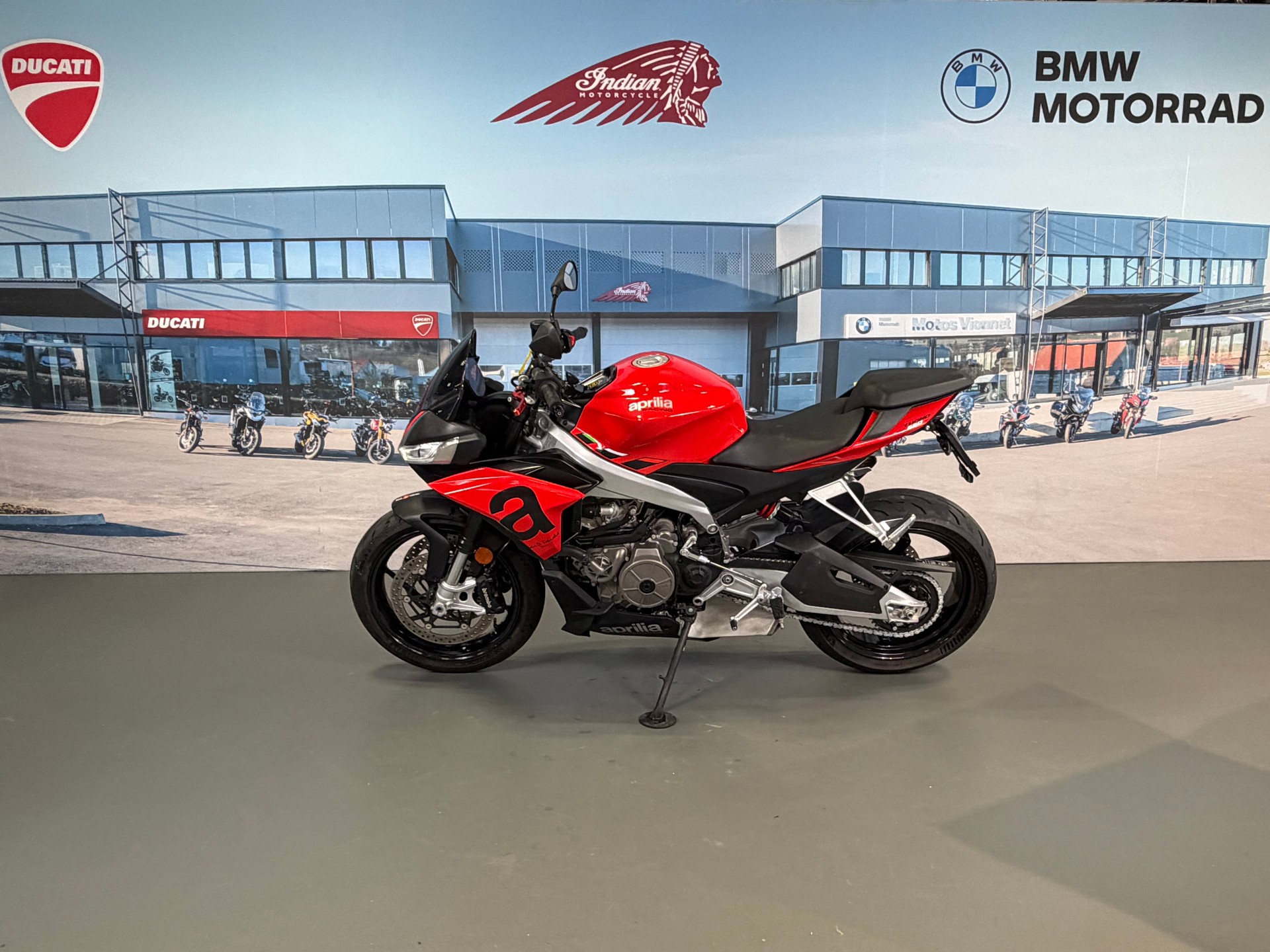 APRILIA Tuono 660-showroom-element-3