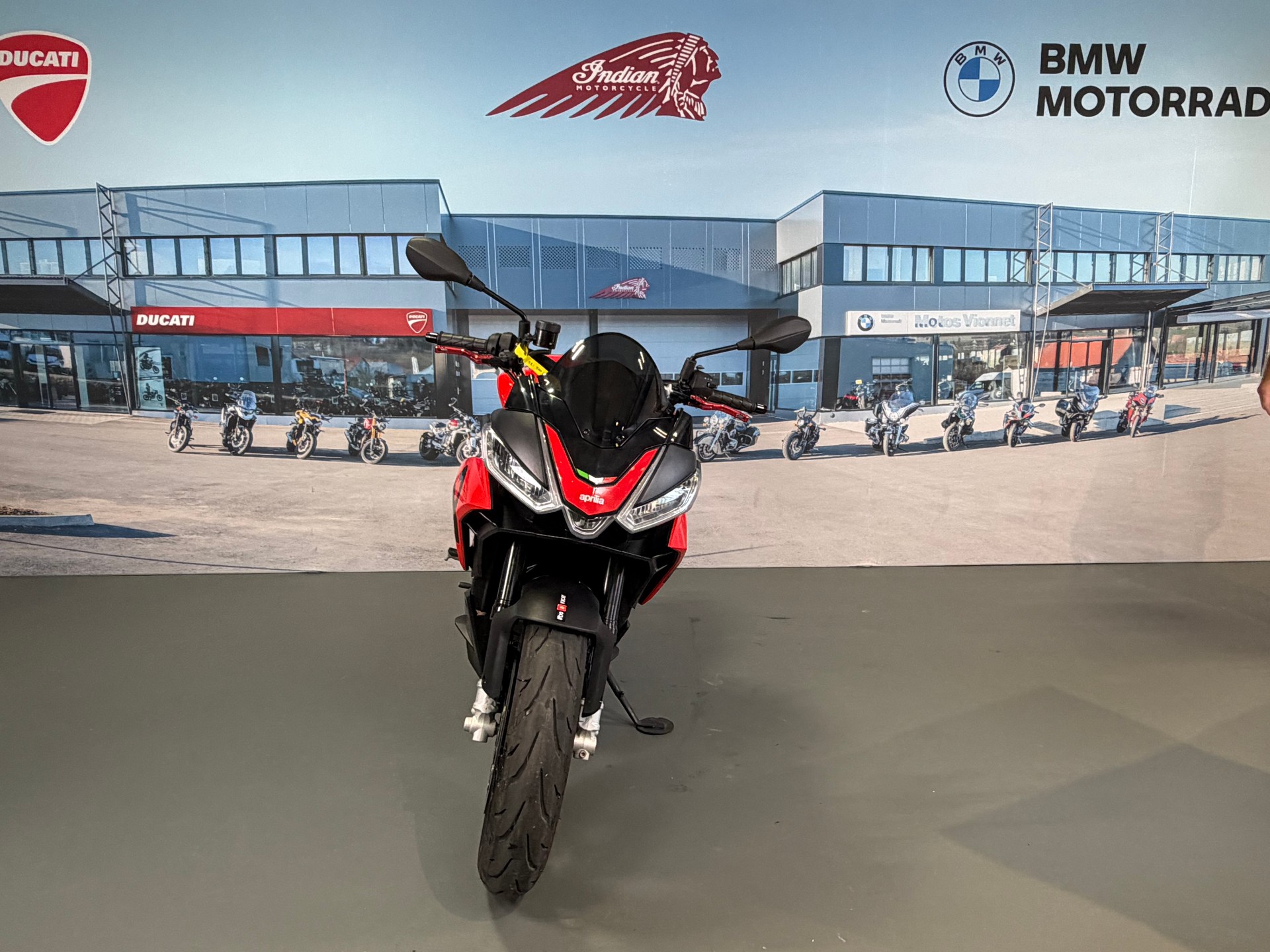 APRILIA Tuono 660-showroom-element-1