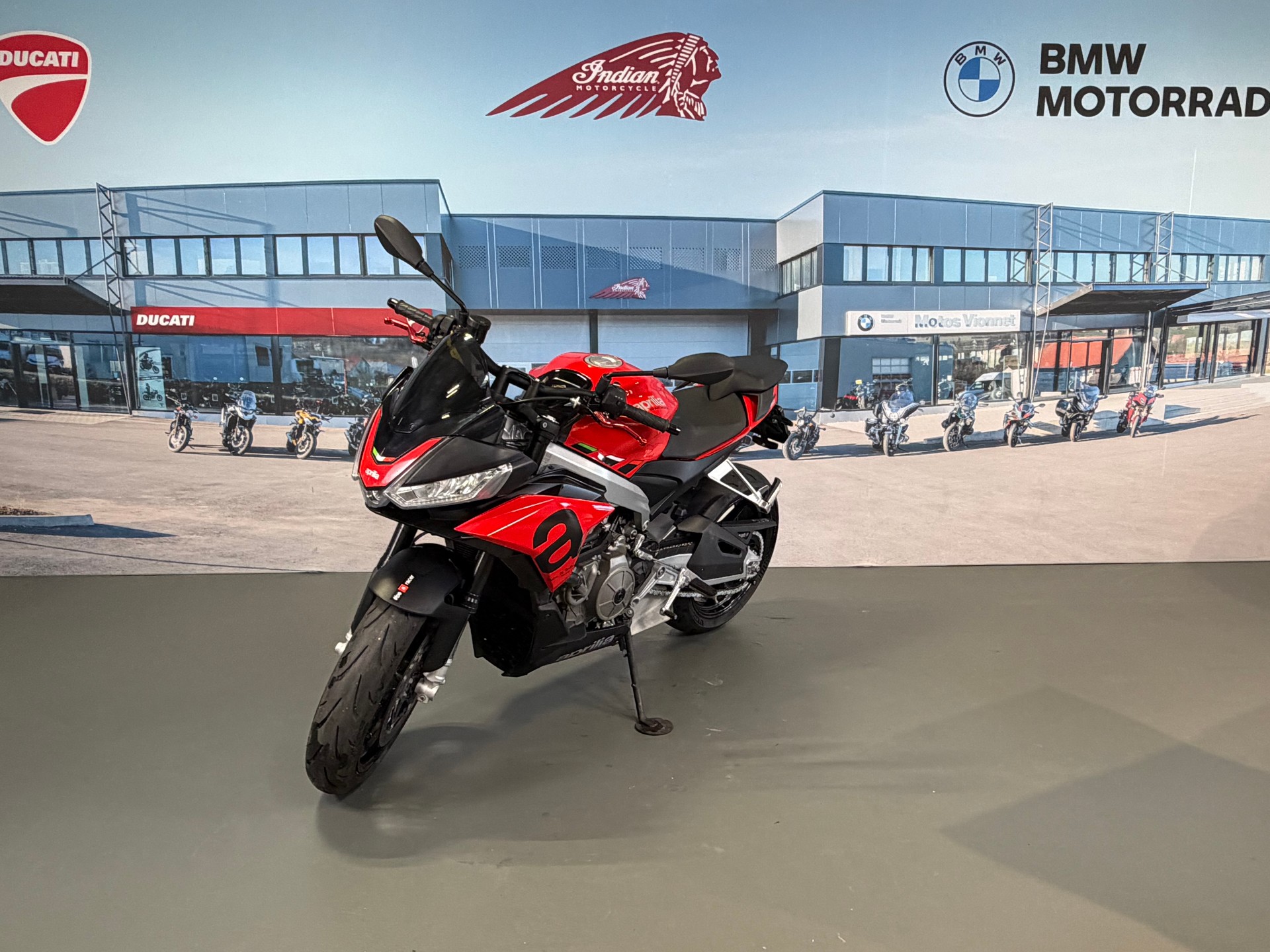APRILIA Tuono 660-showroom-element-2