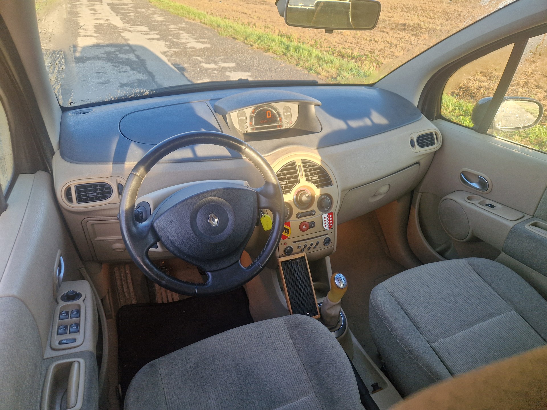 RENAULT Modus 1.4 16V Dynamique Confort-image-6