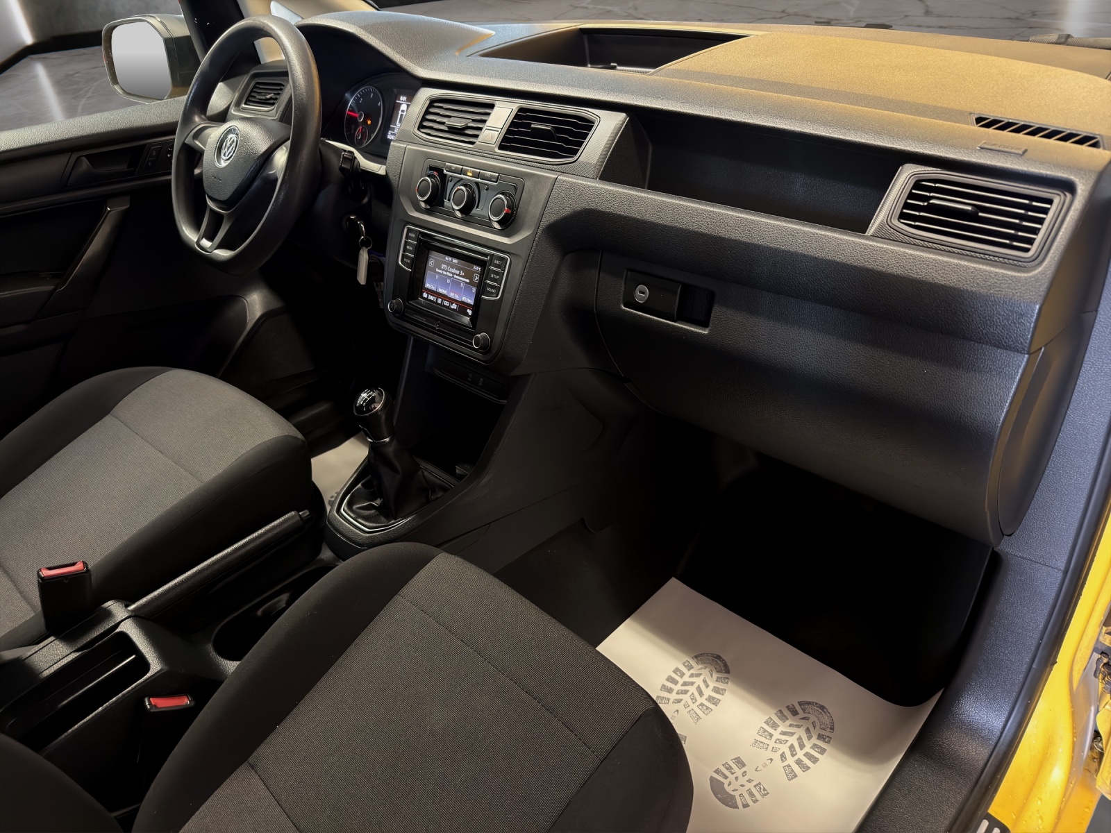 VW Caddy Maxi 2.0TDI 4Motion BlueMotion Technology-image-10