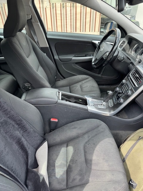 VOLVO V60 D3 Geartronic-image-6
