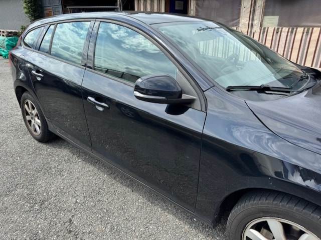 VOLVO V60 D3 Geartronic-image-7