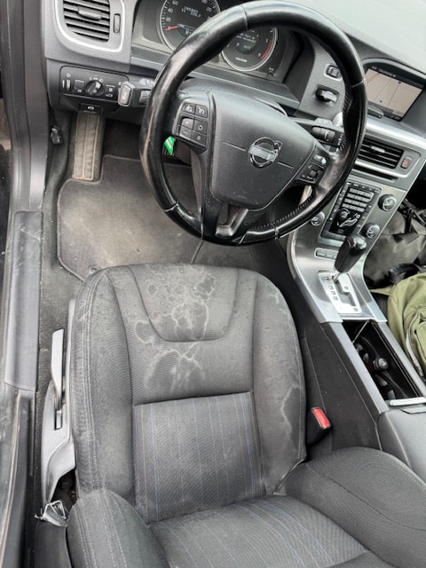 VOLVO V60 D3 Geartronic-image-13