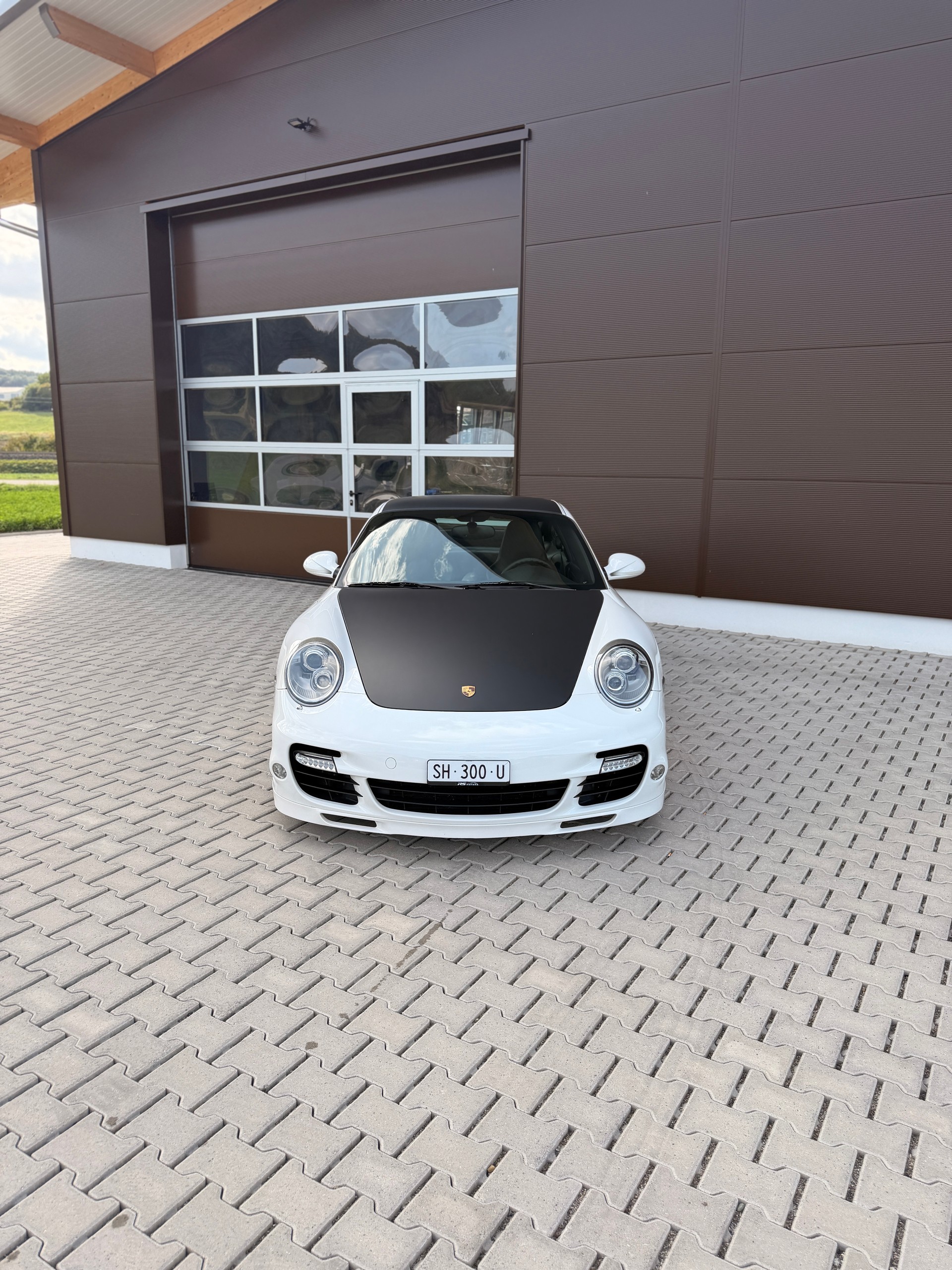 PORSCHE 911 Turbo S PDK-image-2