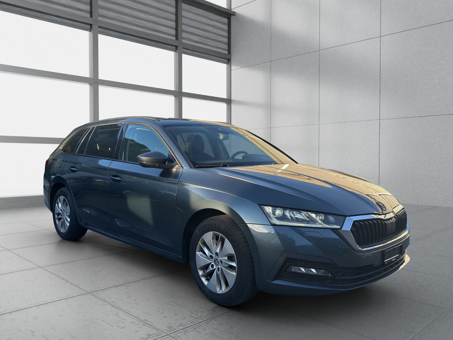 SKODA Octavia Combi 2.0 TDI DSG Ambition 4x4-image-2