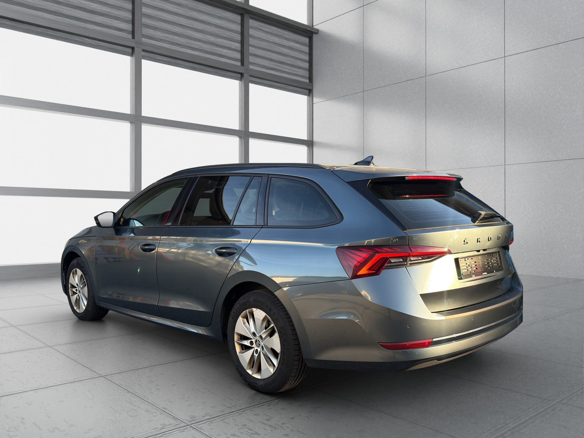 SKODA Octavia Combi 2.0 TDI DSG Ambition 4x4-image-3