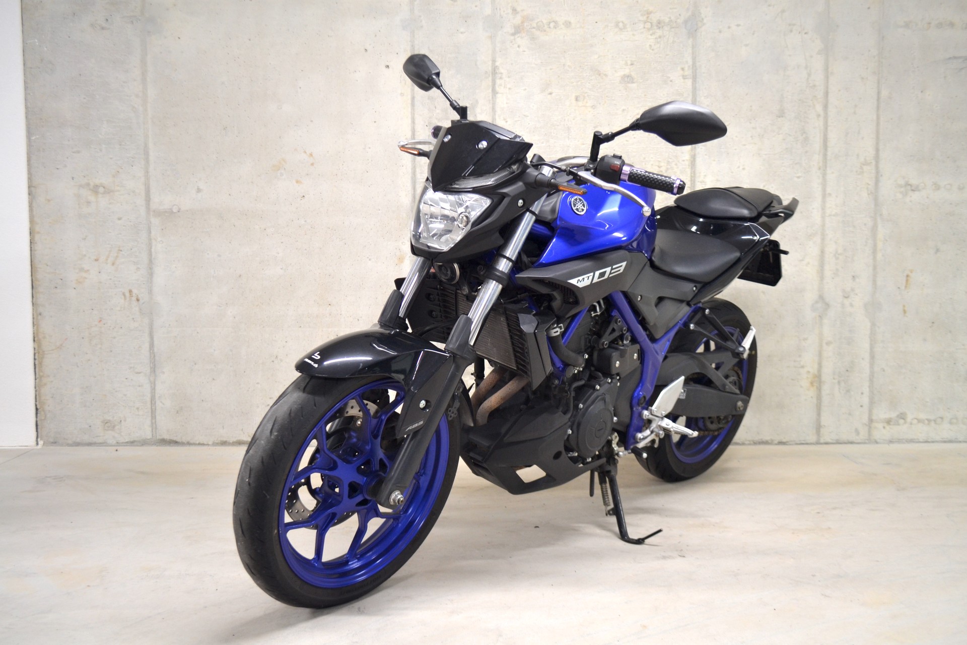 YAMAHA MT-03 ABS-showroom-element-1