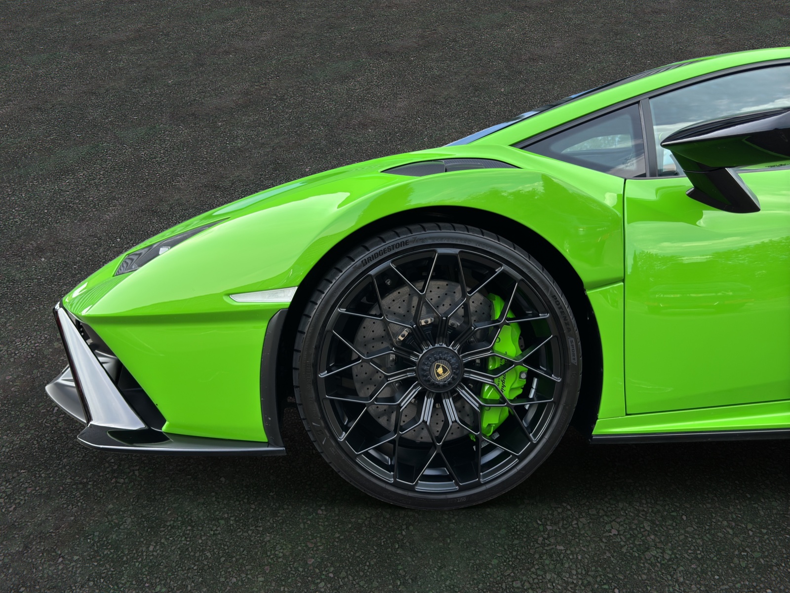 LAMBORGHINI Huracan Coupé 5.2 STO 60th Anniversary EDITION-image-7