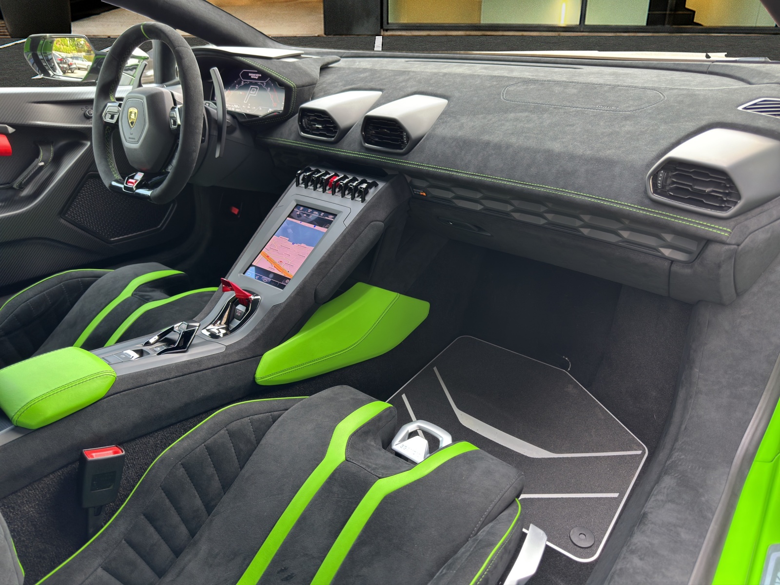 LAMBORGHINI Huracan Coupé 5.2 STO 60th Anniversary EDITION-image-12